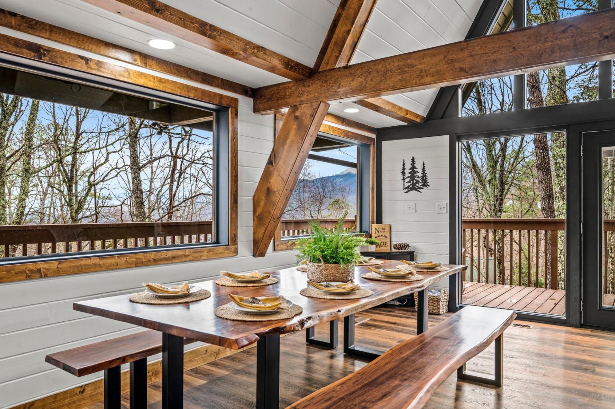 High Bear Activity, Handicap Ramp, Hot Tub, Fire Table, Game Room, Family